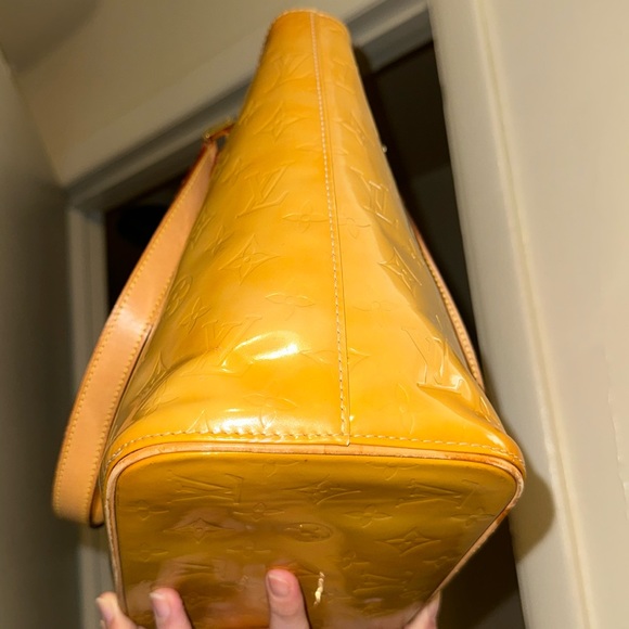 Authentic Louis Vuitton Vernis Houston Shoulder Hand Bag Yellow datecode LW0959 - Picture 12 of 17